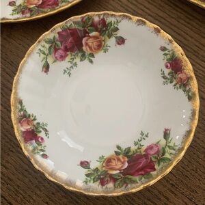 Vintage Royal Albert Old Country Rose 5 fruit/ all purpose bowls.